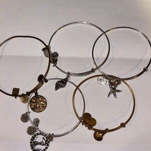 Alex and Ani Nautical Bangle Set
Gold/Silver